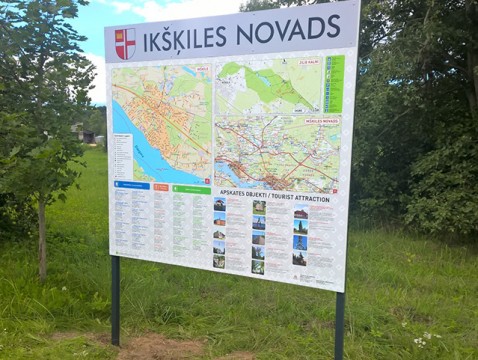 Planšetes, norādes zīmes , stendi