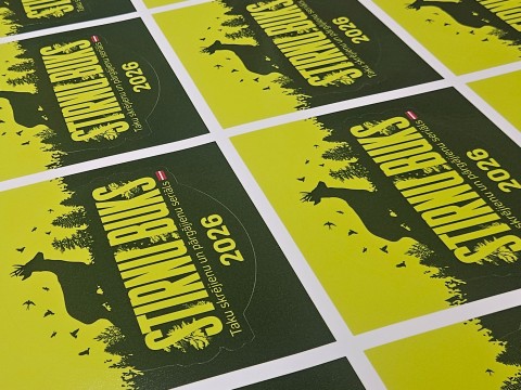 Ploterētas un laminētas uzlīmes druka